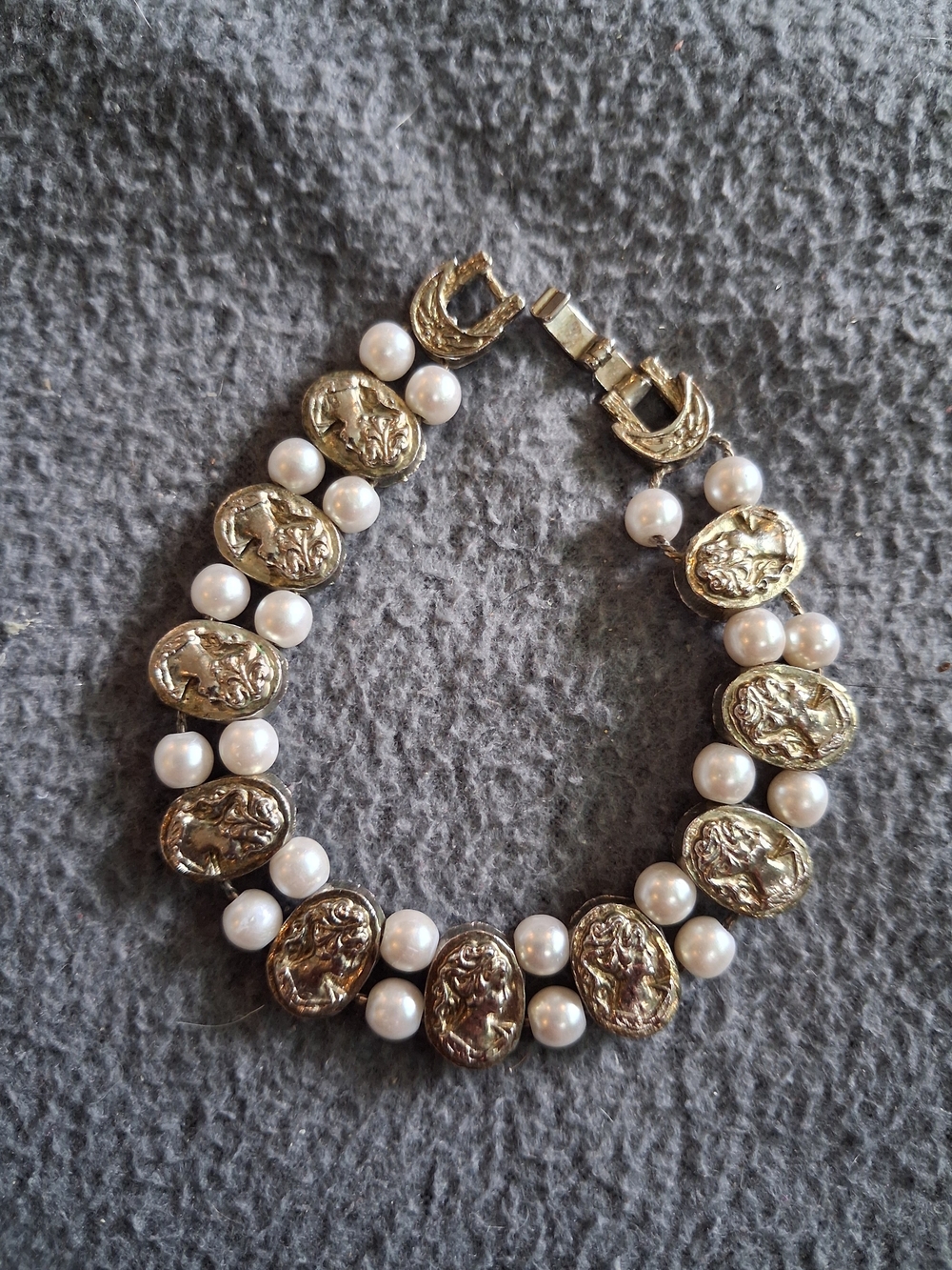 Vintage Silver Tone Cameo Bracelet